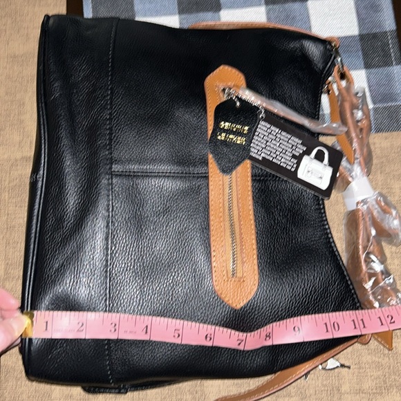 Concealed Carry Purse - Leather Crossbody Messenger by Roma Leathers - Picture 8 of 8